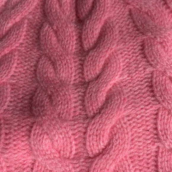 🌸Tahari cashmere hat🌸 - Picture 3 of 4